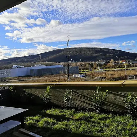Five Star With Mountain View Apartment